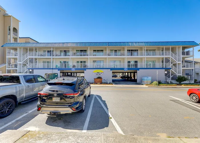 Holiday home Walk To Ocean Beach: Shoreside Gem W/ Balcony